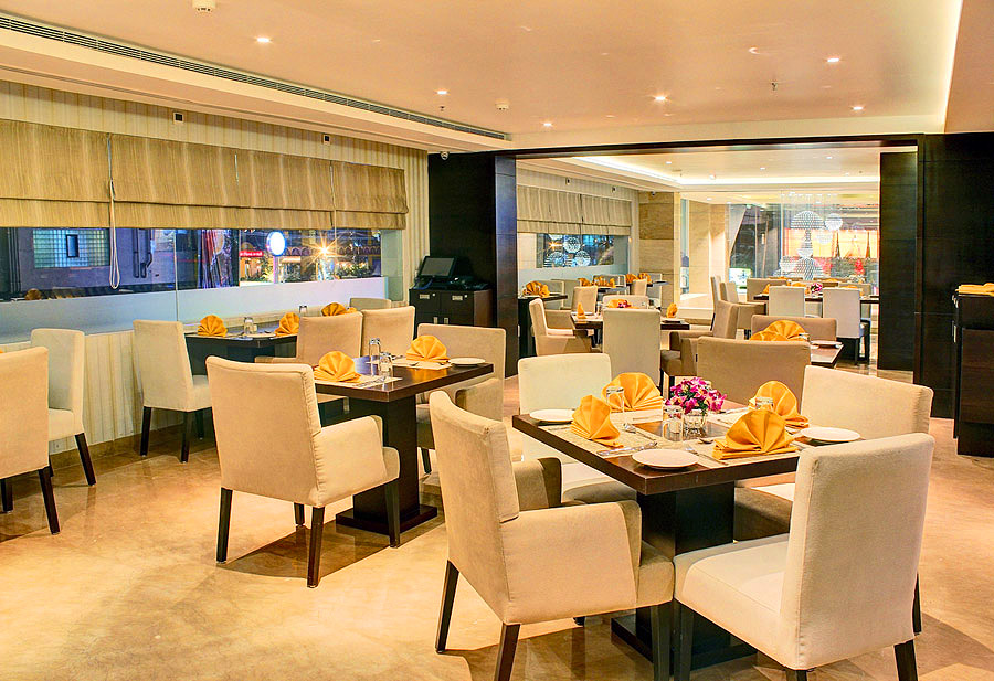 breakfast buffet restaurant in domlur The Hub Restaurant near Embassy Golf Links